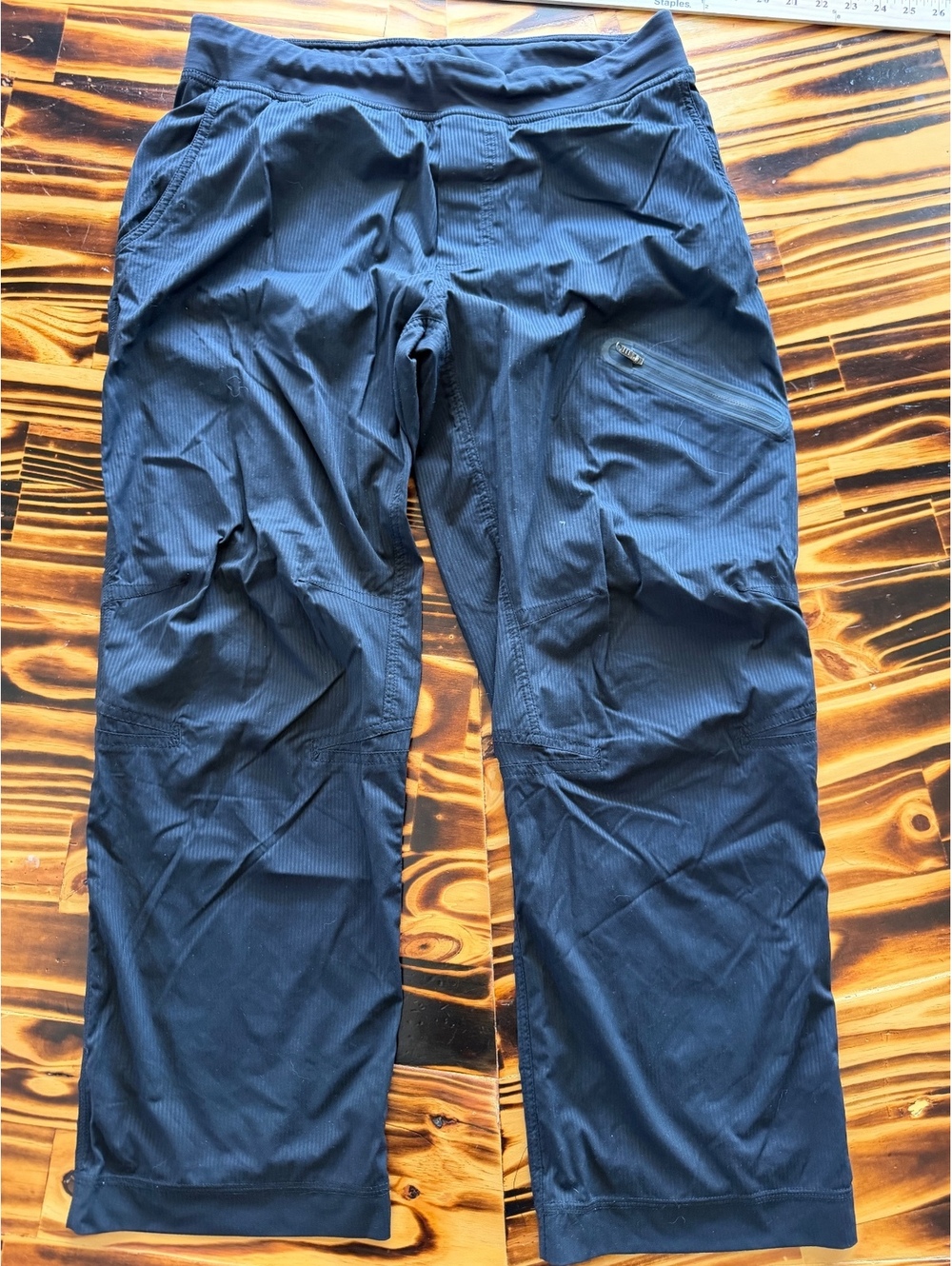 Lululemon Men's Black Utility Pants with Zippered Pockets, Nylon-Spandex Blend,